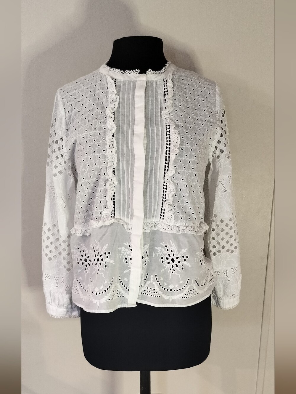 Zara White Eyelet Lace Ruffle Front Blouse